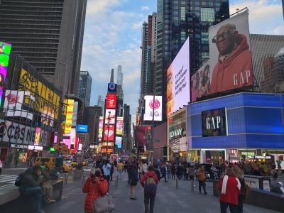 Retour au logement en passant par Times square histoire d'en prendre plein les yeux