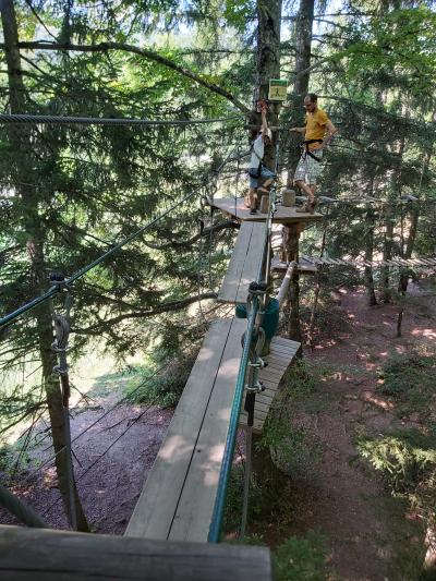 Accrobranche avec Ambre et Nathan