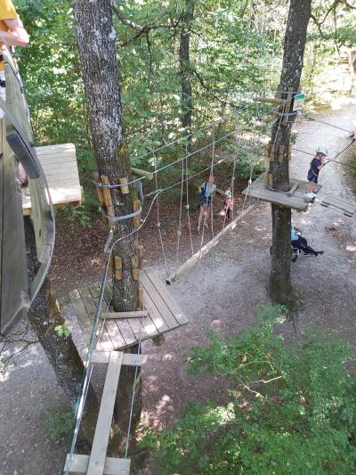 Accrobranche avec Ambre et Nathan