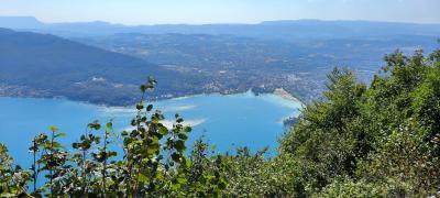 Randonnée avec vue sur le lac d'Annecy