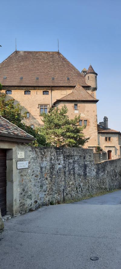 Tonon les bains, Yvoire et visite à la cave pour les filles et plage pour les enfants
