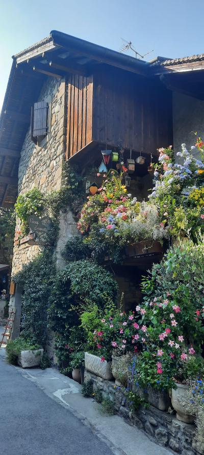 Tonon les bains, Yvoire et visite à la cave pour les filles et plage pour les enfants