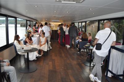 Apéritif et diner sur la seconde péniche