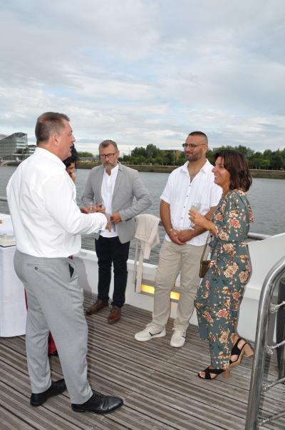 Apéritif et diner sur la seconde péniche
