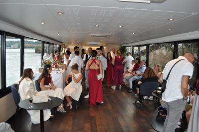 Apéritif et diner sur la seconde péniche