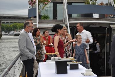 Apéritif et diner sur la seconde péniche