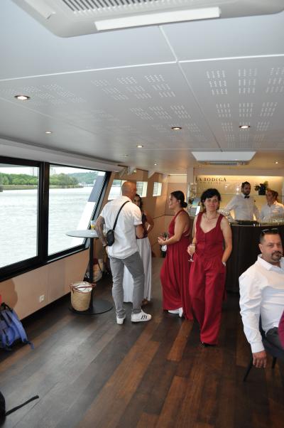 Apéritif et diner sur la seconde péniche