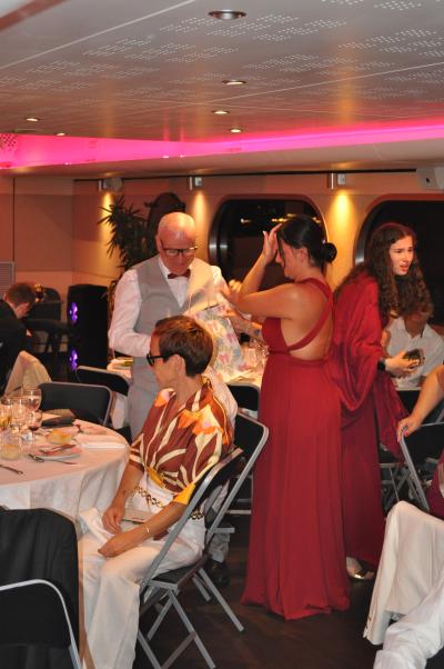 Apéritif et diner sur la seconde péniche