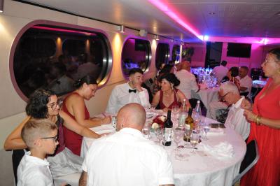 Apéritif et diner sur la seconde péniche