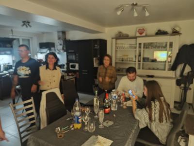 Katy, Peggy, Valérie, Eléhonore, Nicolas, Sébastien et Damien pour une soirée en musique